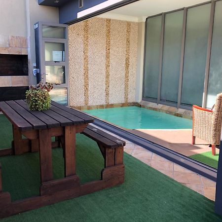 Marine 5 Boutique Hotel Gansbaai Exteriör bild