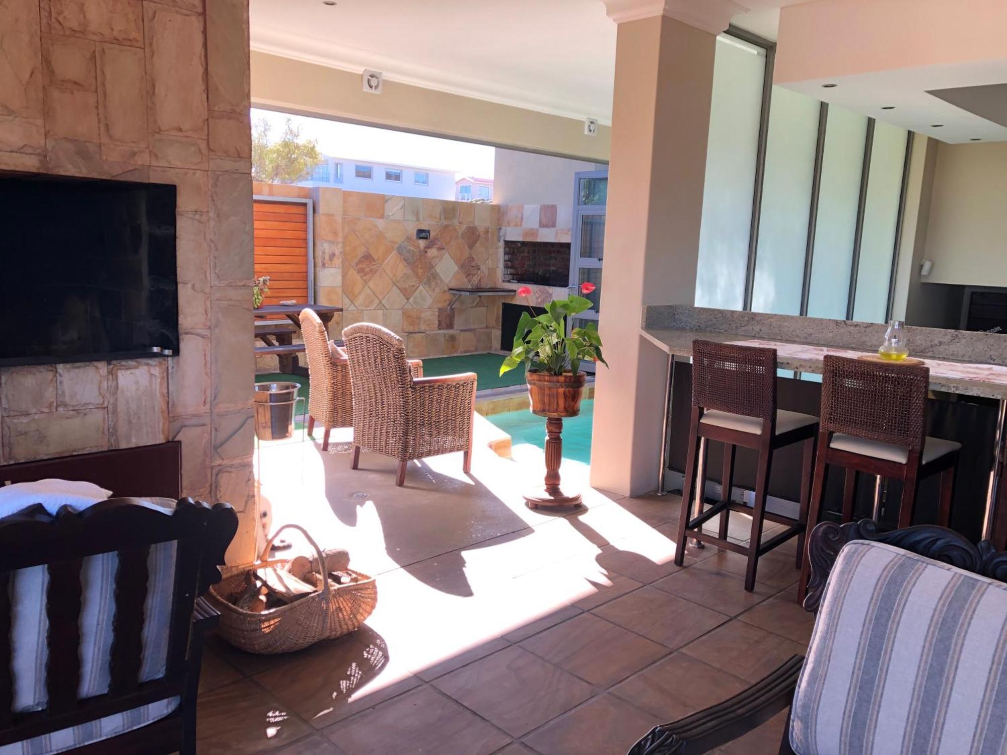 Marine 5 Boutique Hotel Gansbaai Exteriör bild